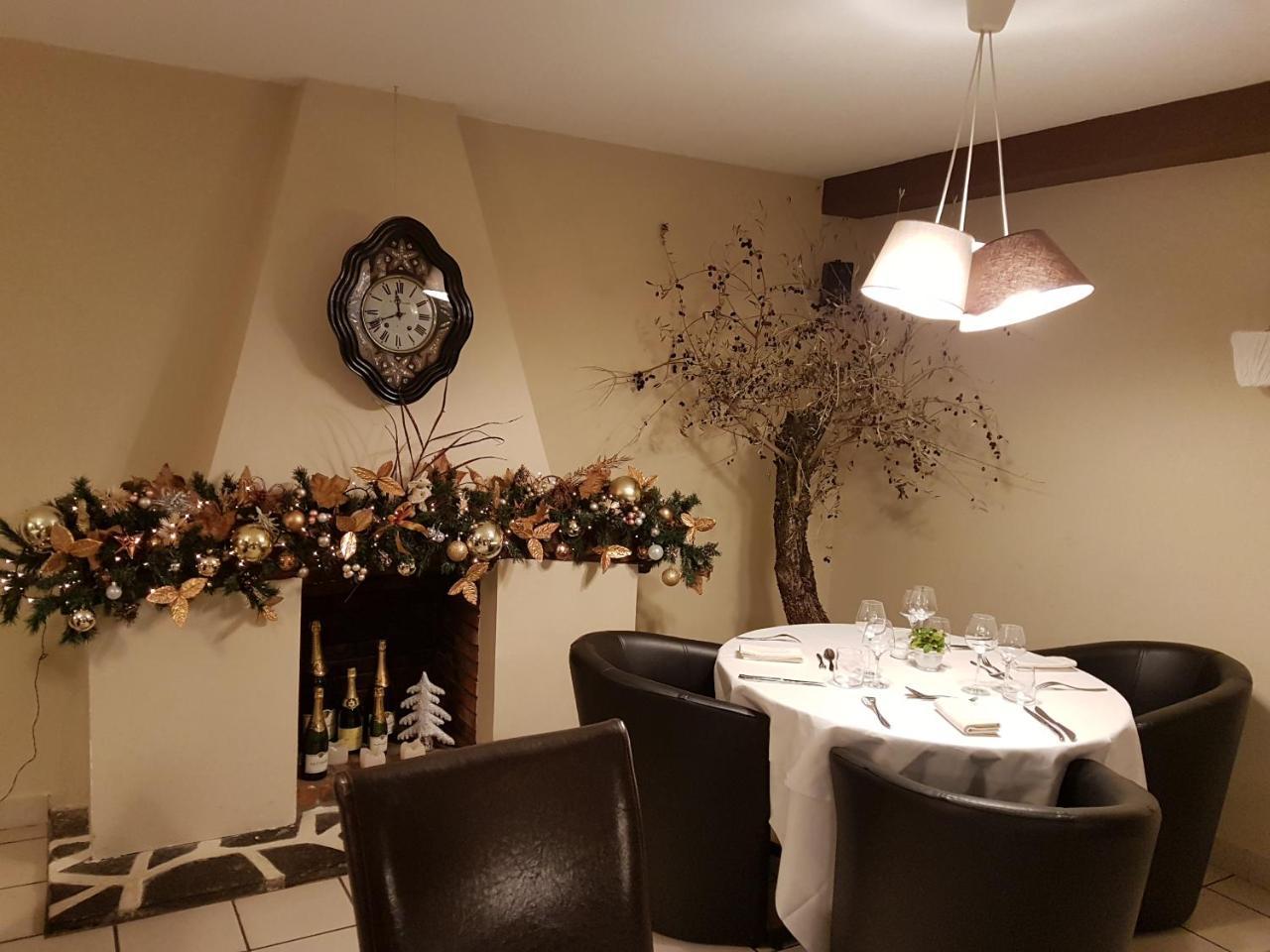 Logis Hotel Restaurant Entre Nous Langeac Esterno foto